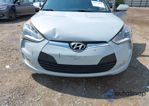 2015 Hyundai Veloster Re:flex z USA, uszkodzony, nr VIN KMHTC6AD6FU222077